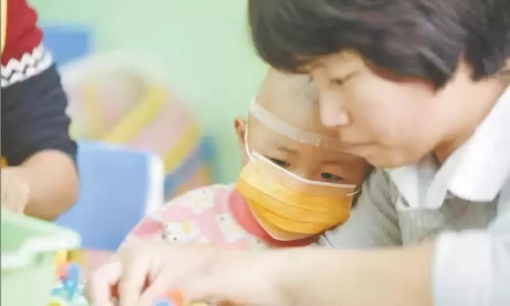 4歲男孩和媽媽辦“婚禮”，真相令人淚崩！